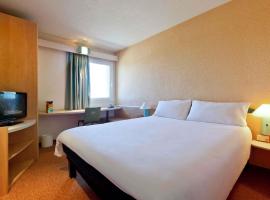 波尔图扎欧陆公园宜必思酒店 ，位于圣玛丽亚大德费拉的酒店