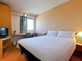 波尔图扎欧陆公园宜必思酒店 