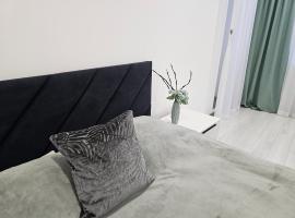 Новинка ЖК Тріумф поряд жд вокзал，位于卢茨克的酒店