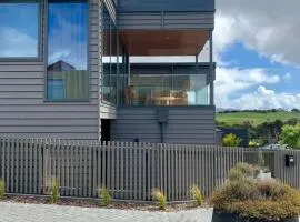Tranquil 3 bedroom Retreat in Raglan