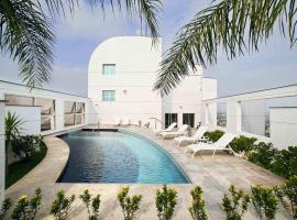 马瑙斯美居酒店，位于马瑙斯的带热水浴缸的酒店