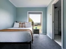 Melrose Retreat with Court Access