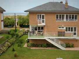 Amplia y cómoda casa en la playa de Berria