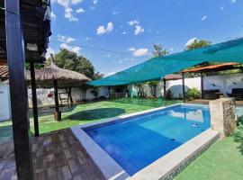 Casa mono ambiente y piscina.，位于Limpio的酒店