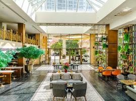 Montien Hotel Surawong Bangkok，位于曼谷的酒店