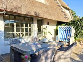 Leuchtturmblick-West，位于坎彭的酒店