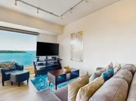 Newmark Bayview Luxury Suite