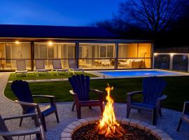 Kings Woods Lodge - Nature Resort & Venue in Wine Country，位于Kingsville的木屋