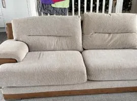 Two bedroom coach house in brooklands - MK