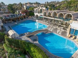 JAZ Pyramids Resort，位于开罗的住宿