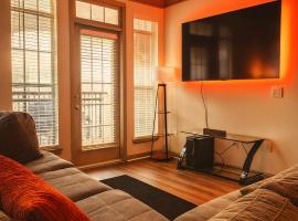 Modern 1BR Retreat Near Lenox Free Parking，位于亚特兰大的酒店