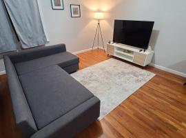 Spacious Apt in Fairview NJ Easy Commute to NYC with parking，位于Fairview的酒店