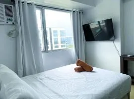 Warm Urban Studio with modern design