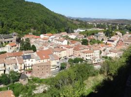 Gîte Dourdou - Les Hauts de Camarès，位于卡马雷斯的酒店