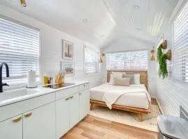 Stay Portland - Teal & Terrazzo Bright Portland Tiny Home