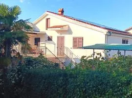 Apartments Malenica, Njivice, Croatia, 200 m from the sea