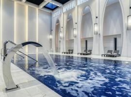 Hotel Pieniny Grand Wellness & SPA - Destigo Hotels，位于什恰夫尼察的酒店