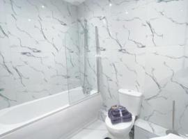 The Felix Apartments - 2 Bedrooms - WIFI - FREE Parking，位于弗特威克的酒店