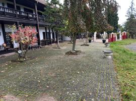 Motel Zur Festwiese，位于Gierst&auml;dt的尊贵型酒店