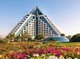 迪拜莱福士酒店