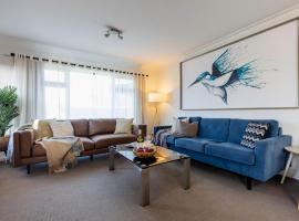 Charming home on Percy，位于德文港的酒店