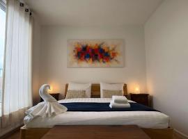 Spacious Family Home and Free Parking in Eindhoven，位于埃因霍温的酒店