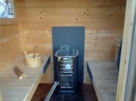 Apartment with water views，位于菲耶里茨莱乌的酒店