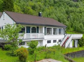 Lovely Home In Sauda With Wifi，位于Sauda的酒店