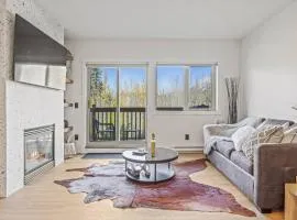 Spacious 2BR Minutes from Downtown w Pool and Hot Tub