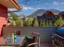 Lovely 2BR Canmore Condo w Heated Pool and Hot Tub