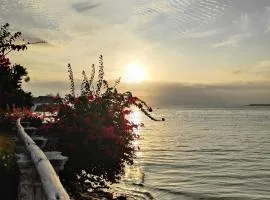 Malcom Ocean View Retreat