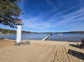 Chalet du Manoir-Bord de l'eau-Plage，位于Lac-Simon的酒店