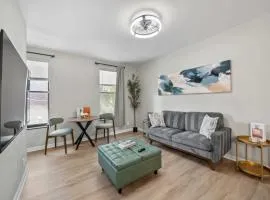 The Luxe Pearl Residences 872-5