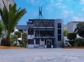 THE BRONX Hotel，位于拉塔昆加的酒店