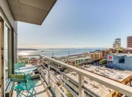 Newmark Tower Soundview Suite