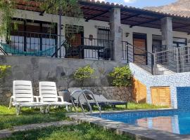 Nice country house with pool and beautiful view，位于Huarochirí的酒店