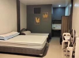 FnFLodge，位于Sampong的木屋