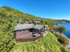Nice Home In Liarvåg With Sauna
