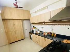 Hotel Silver Fern Inn，位于Habibnagar的酒店