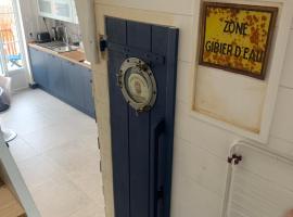 La maison du p&ecirc;cheur，位于多吕多勒龙的带停车场的酒店