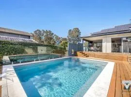 KozyGuru | Chittaway Point | Lakeside Luxe Retreat