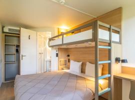 博斯圣莱热普瑞米尔经典酒店，位于布瓦西圣雷热的酒店