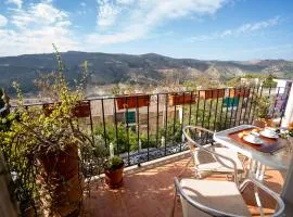 Encanto en Iznájar con terraza y vistas a la montaña