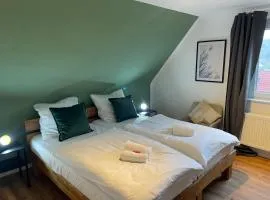 grosse Wohnung mit Einzelbetten für Gruppen,Familien, Hund, Nahe Ulm, Legoland, 3 SZ bis 6P