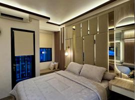 Apartement Transpark Cibubur by Raya Property with Pool View & Netflix 3，位于Kalimanggis的酒店