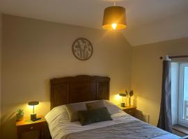 Chez Sam & So'6，位于Saint-Germain-de-Fresney的酒店