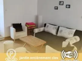 Les 4c-calm-central-close to Prenois circuit