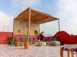 Hey Ola Surf House & Hostel，位于米勒福特的酒店