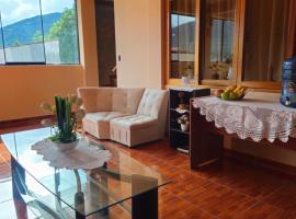 Echevarria Oxapampa，位于奥克萨潘帕的带停车场的酒店