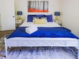 Manchaca 4 bedroom sleeps 10 Pool and Hot tub